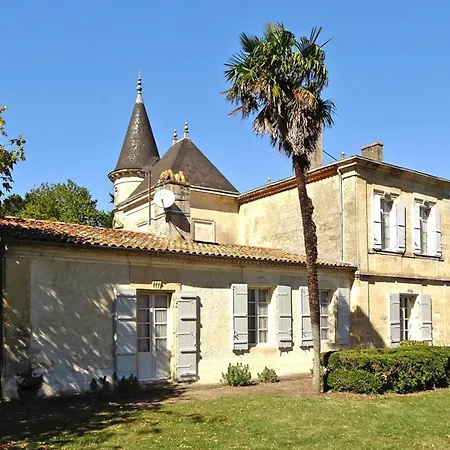 Semi-detached House On A Vineyard, Talais, Cleaning Included Feriehus Talais