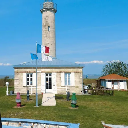 Feriehus Semi-detached House On A Vineyard, Talais, Cleaning Included
