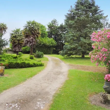 Semi-detached House On A Vineyard, Talais, Cleaning Included