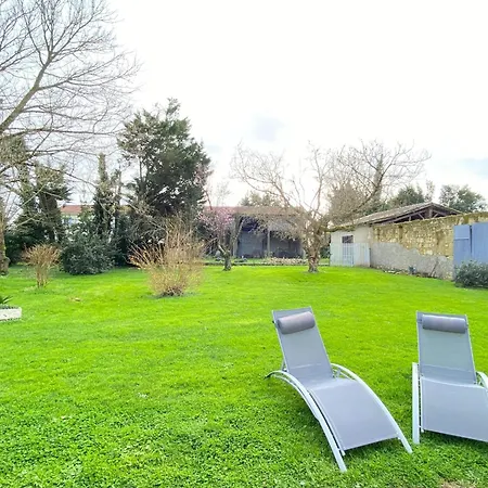 Feriehus Semi-detached House On A Vineyard, Talais, Cleaning Included Talais